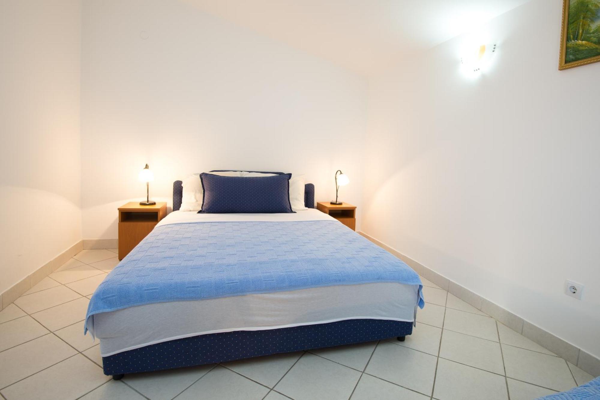 Apartments Dragisic Sveti Stefan Bilik gambar