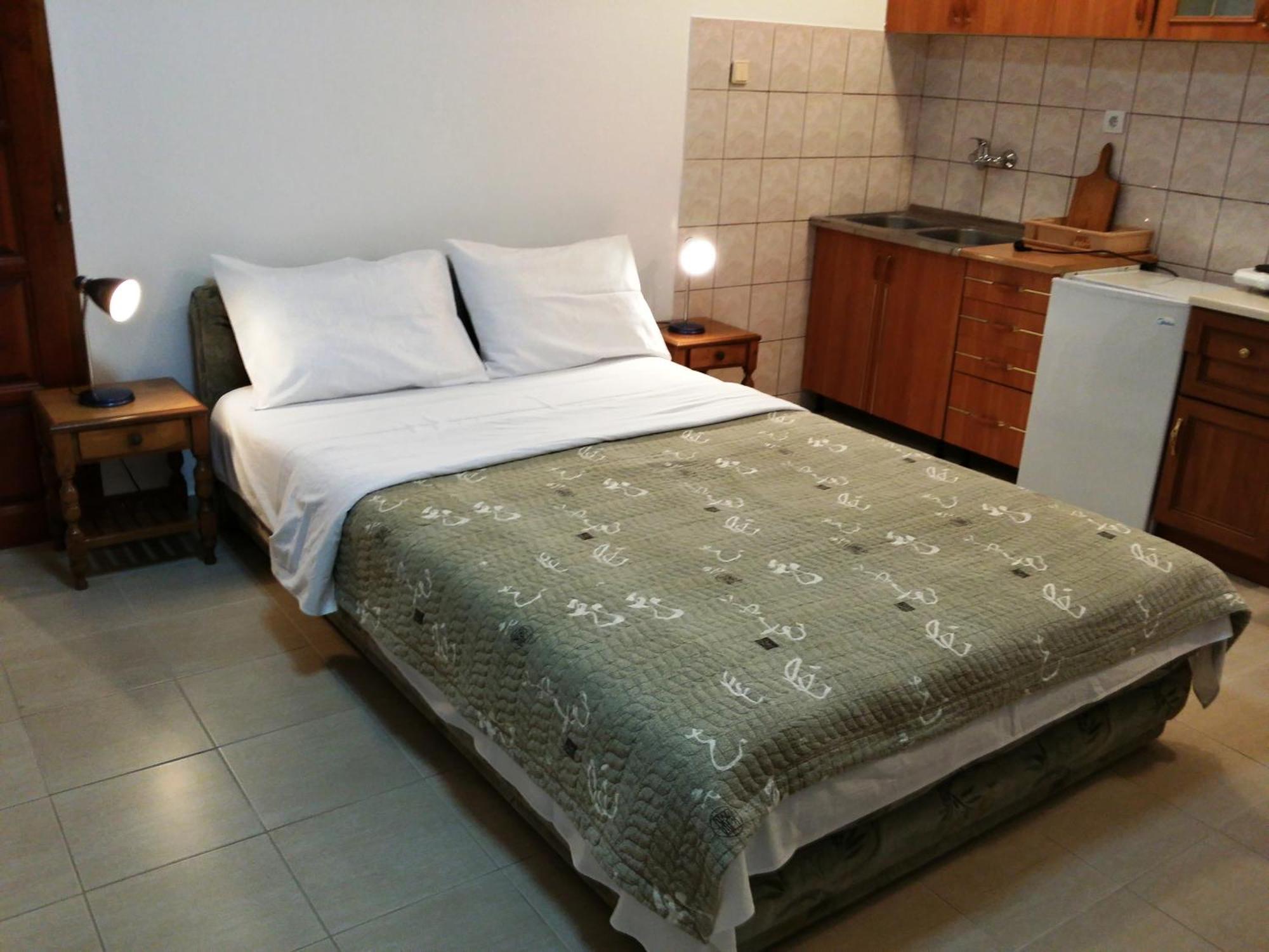 Apartments Dragisic Sveti Stefan Bilik gambar